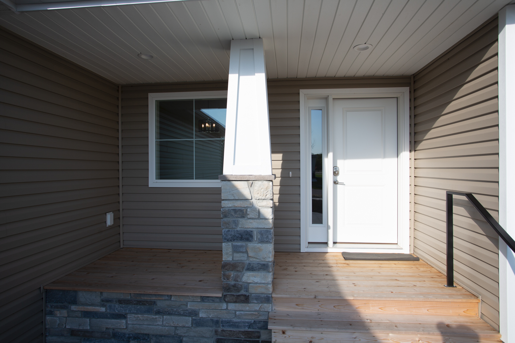 Front entrance area with Vector window